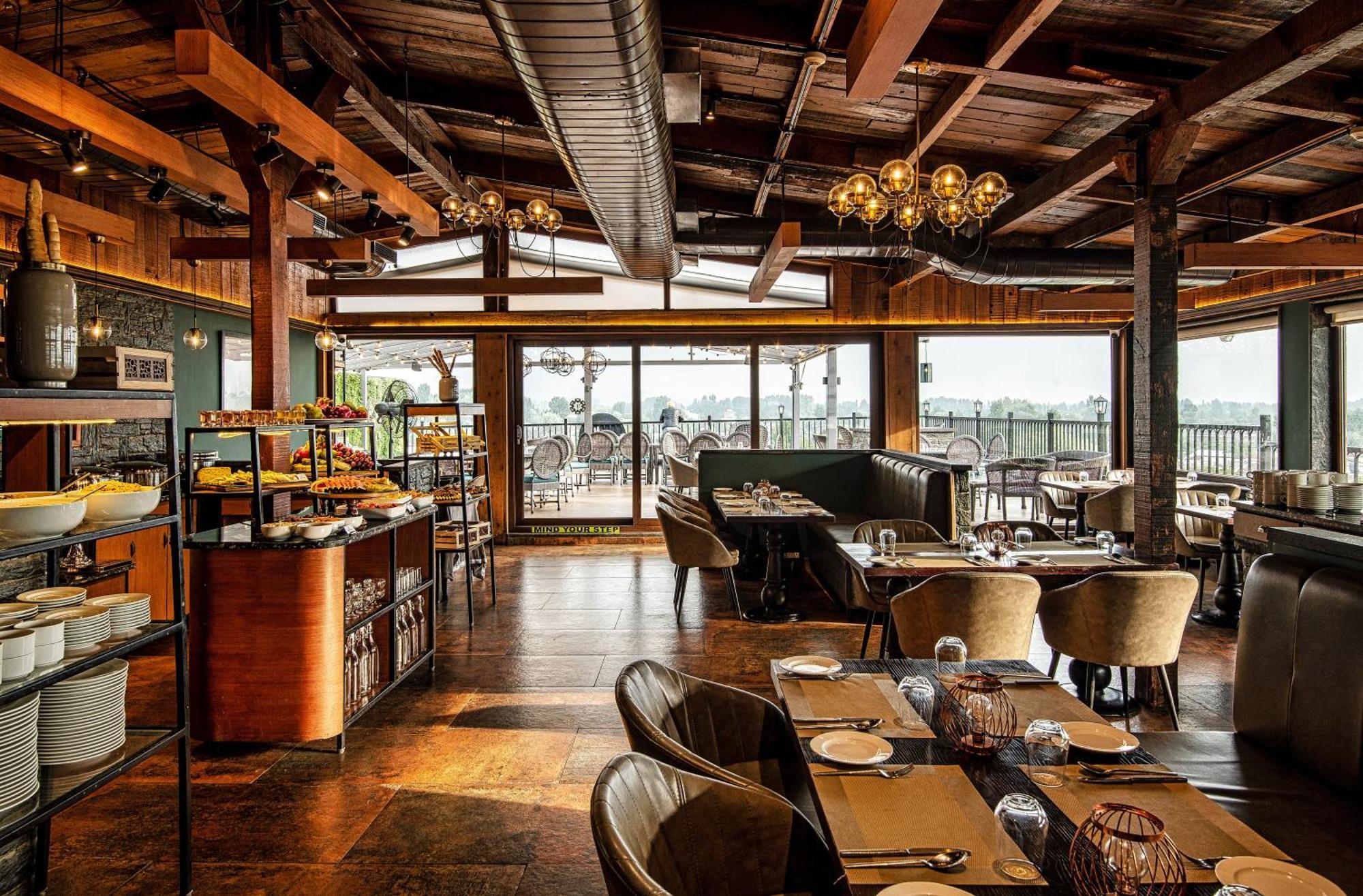 The Vintage At Dal Hotel