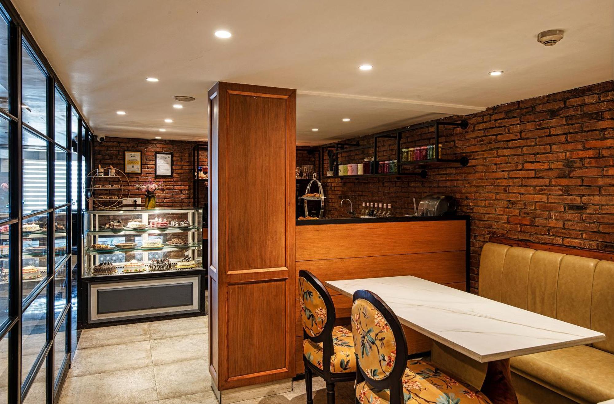 Hotel The Vintage At Dal Srinagar (Jammu and Kashmir)