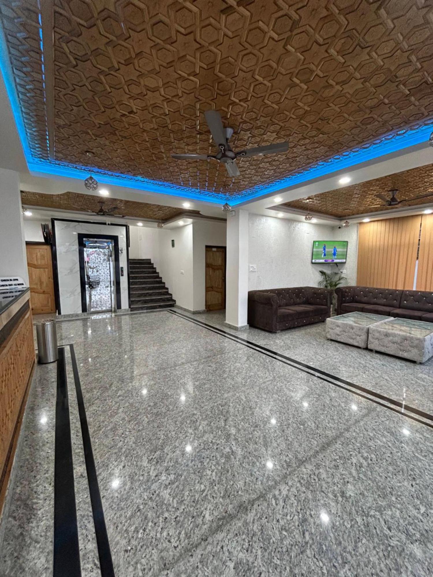 Hotel Fair Mount, Airport Road, Humhama 3*