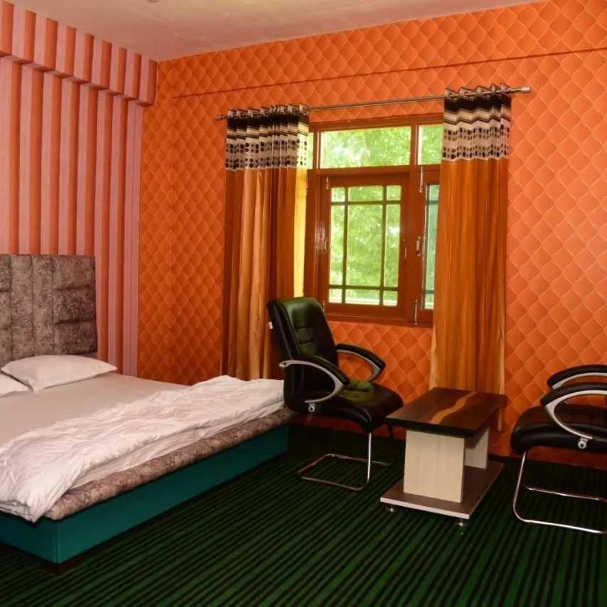 O Graceland Hotel 3*