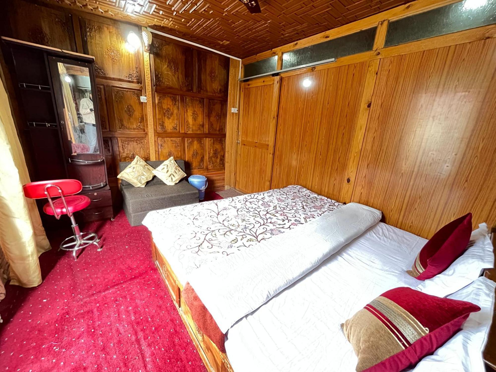 New Silver Jubilee Heritage Group Of Houseboats Hotel
