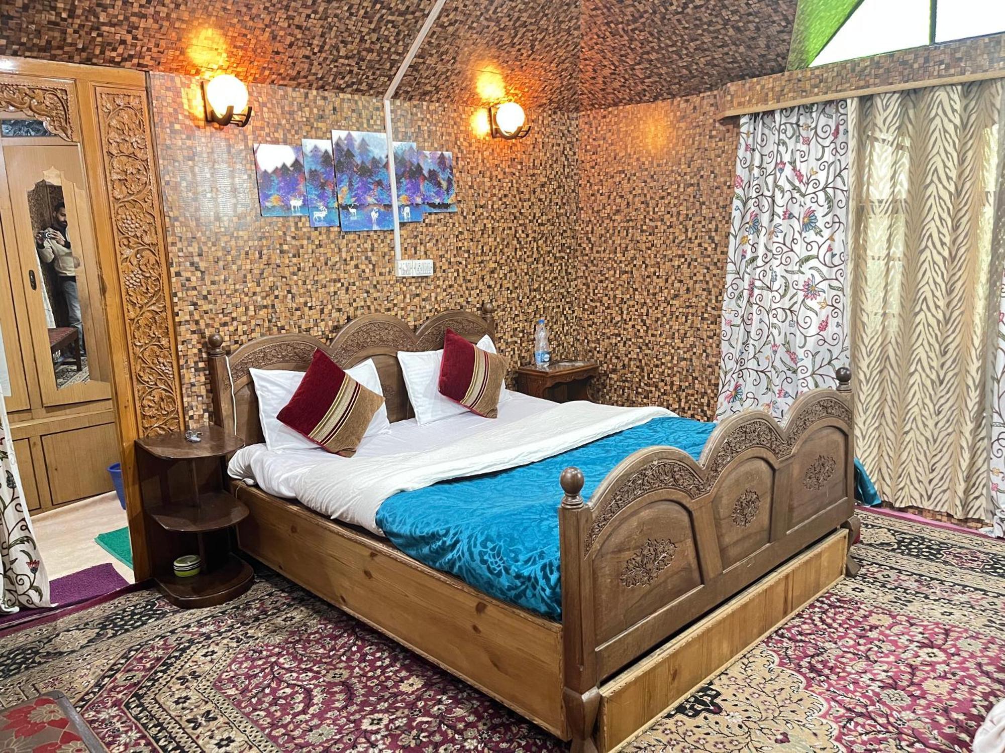 New Silver Jubilee Heritage Group Of Houseboats Srinagar (Jammu and Kashmir)