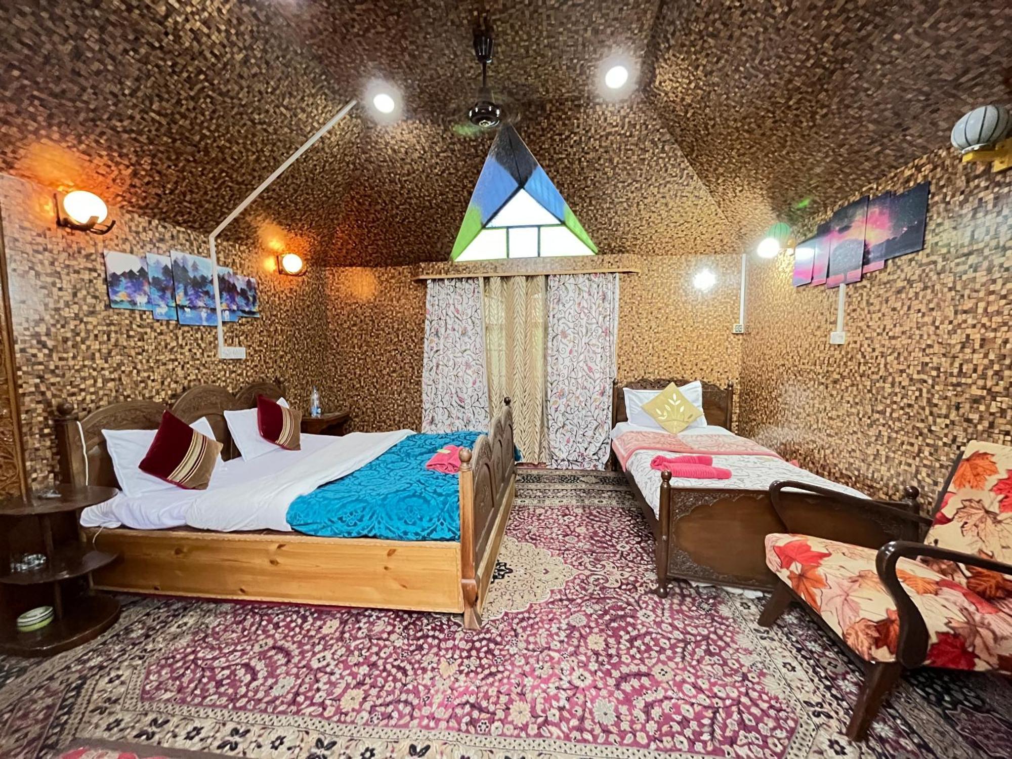 New Silver Jubilee Heritage Group Of Houseboats Hotel Srinagar (Jammu and Kashmir)