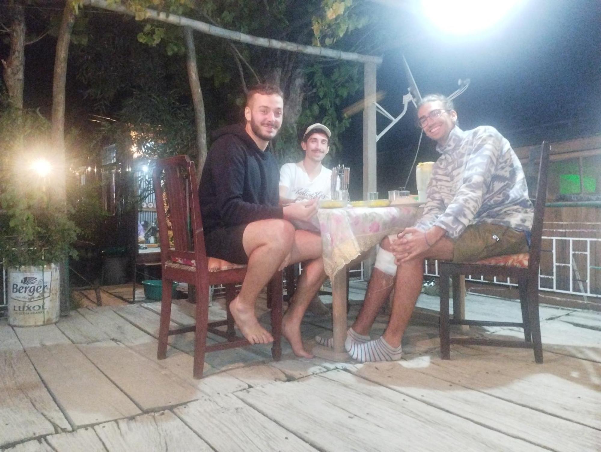 Pana 4 Boat House Homestay *