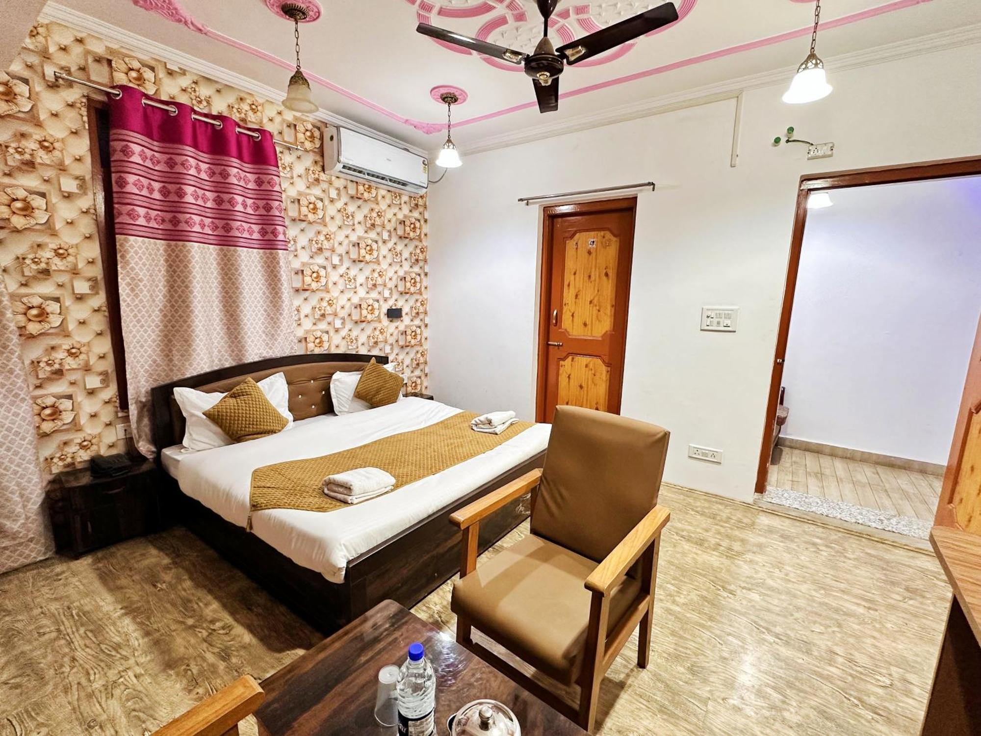 Roseline Hotel