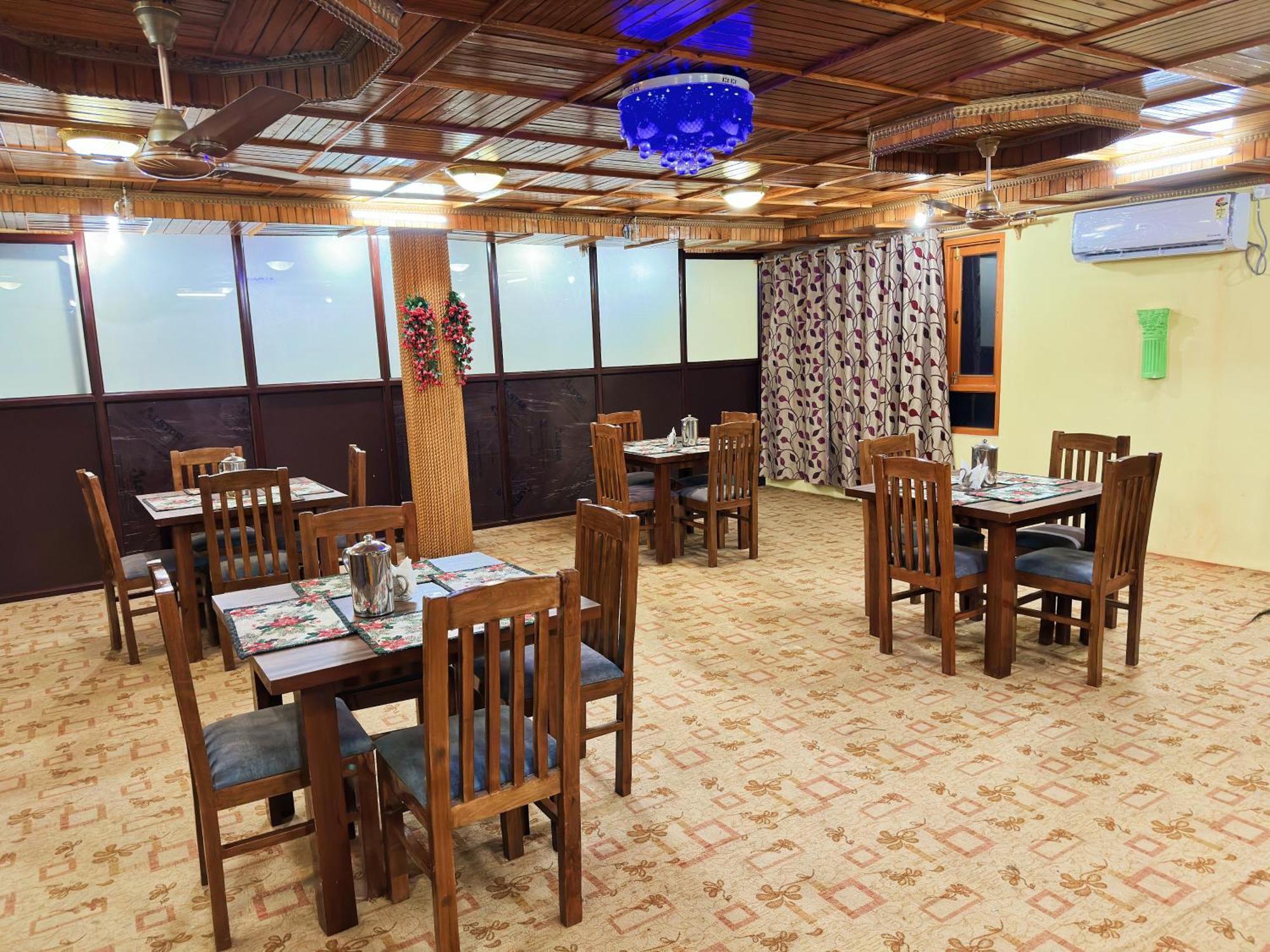 Roseline Hotel 2*