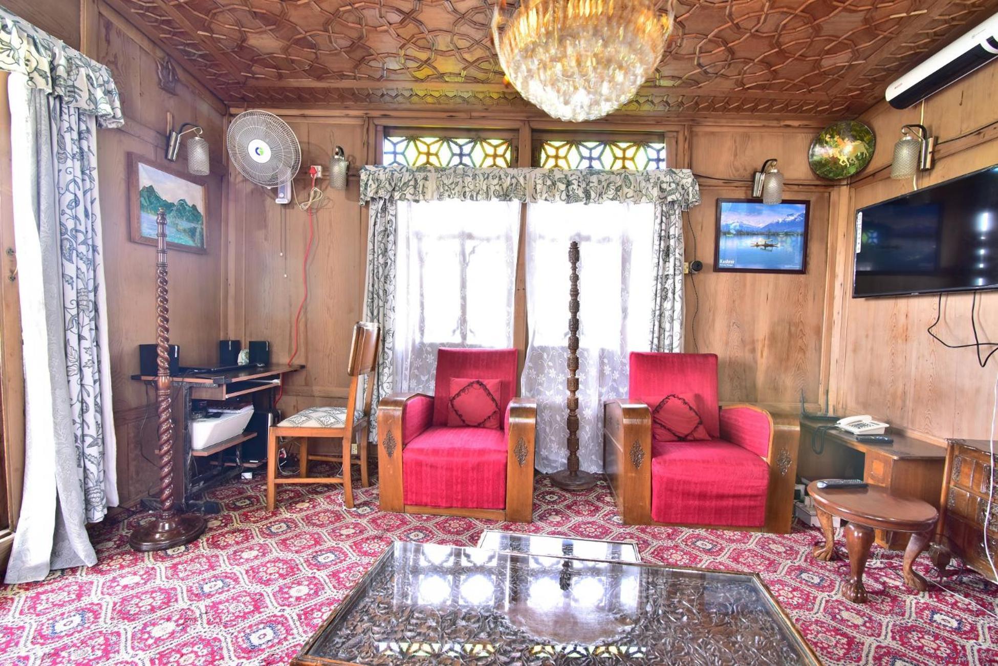 Hotel Houseboat Zaindari Palace