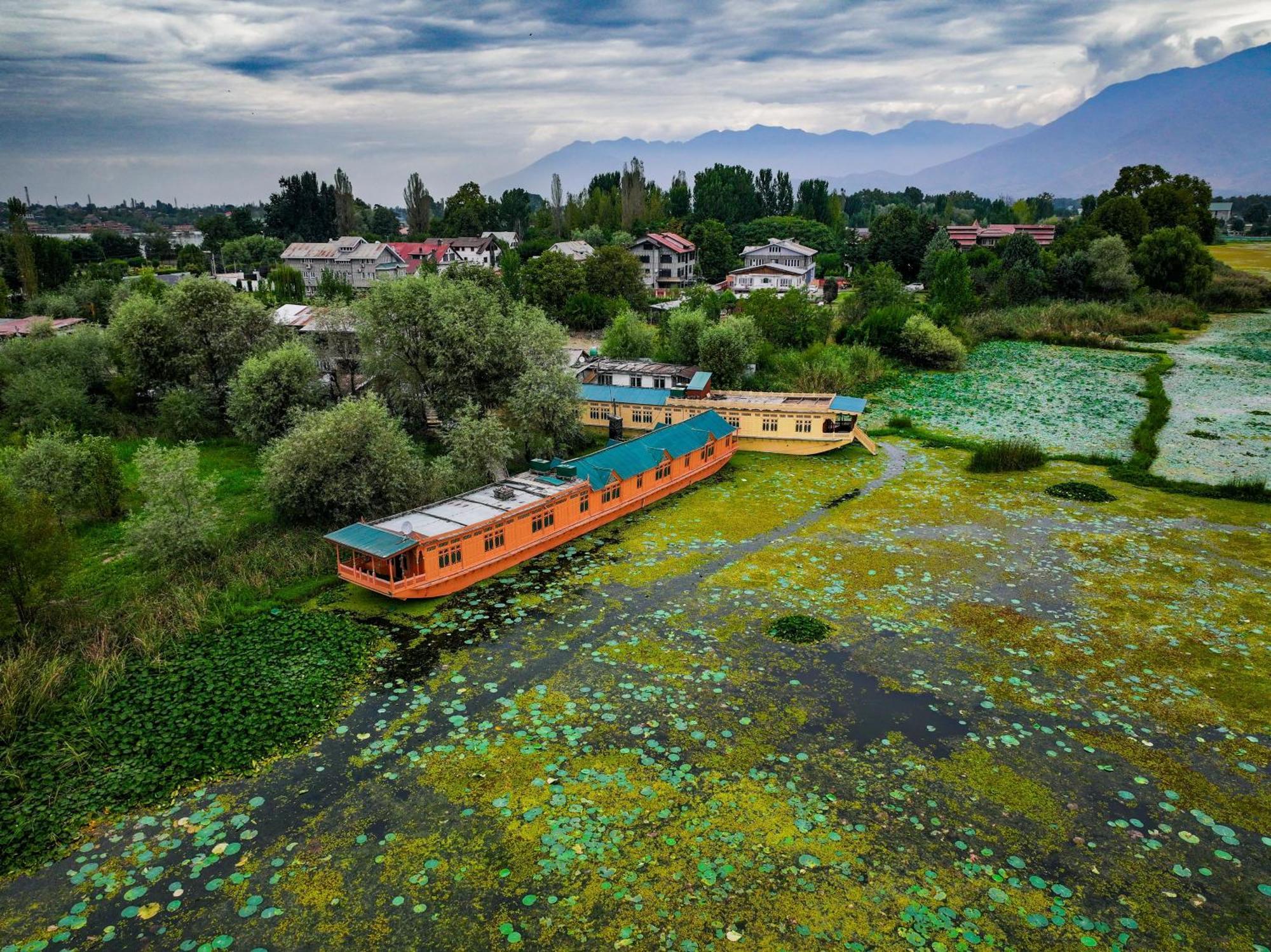 Kings Houseboats 3*