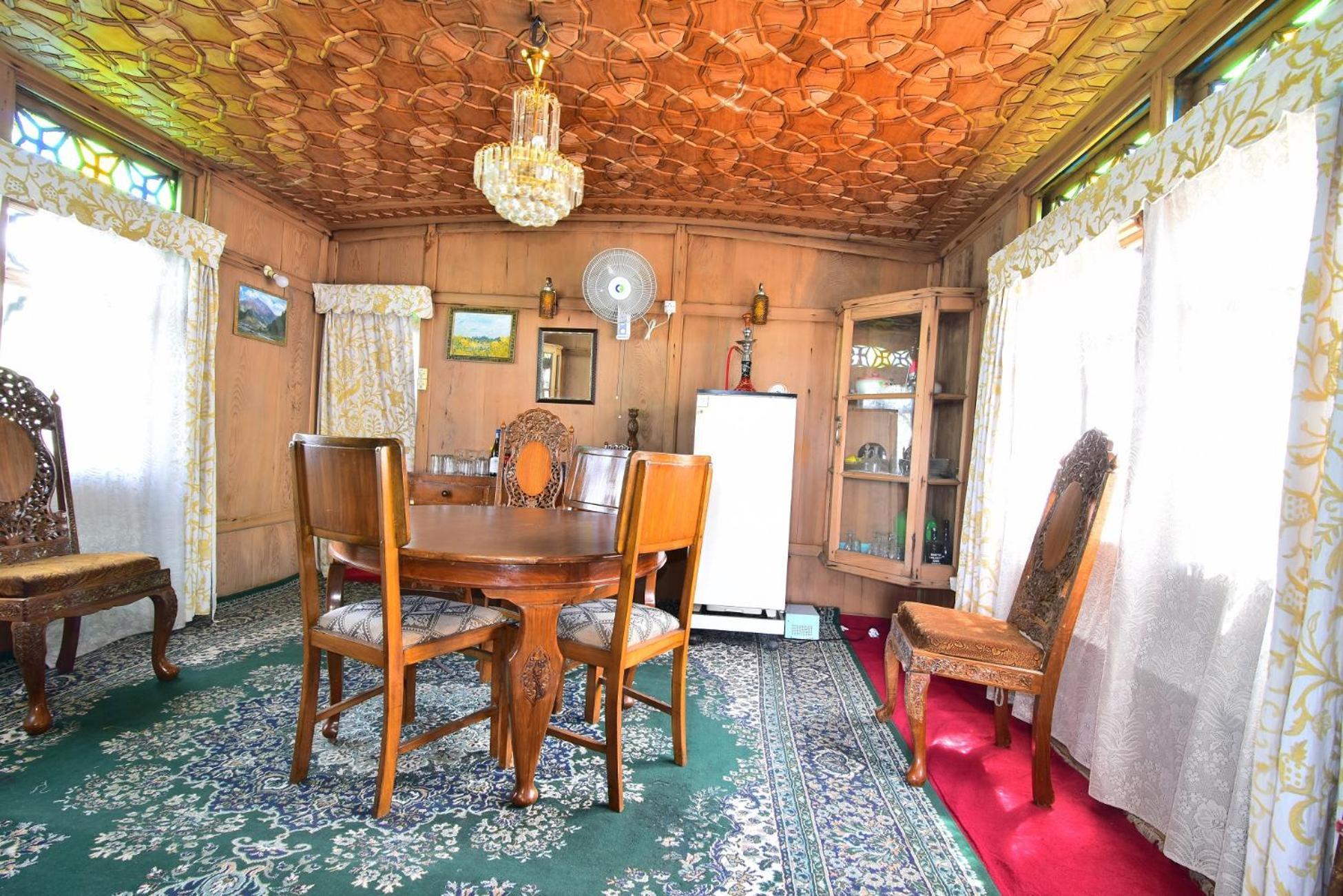 Houseboat Zaindari Palace Hotel Srinagar (Jammu and Kashmir)