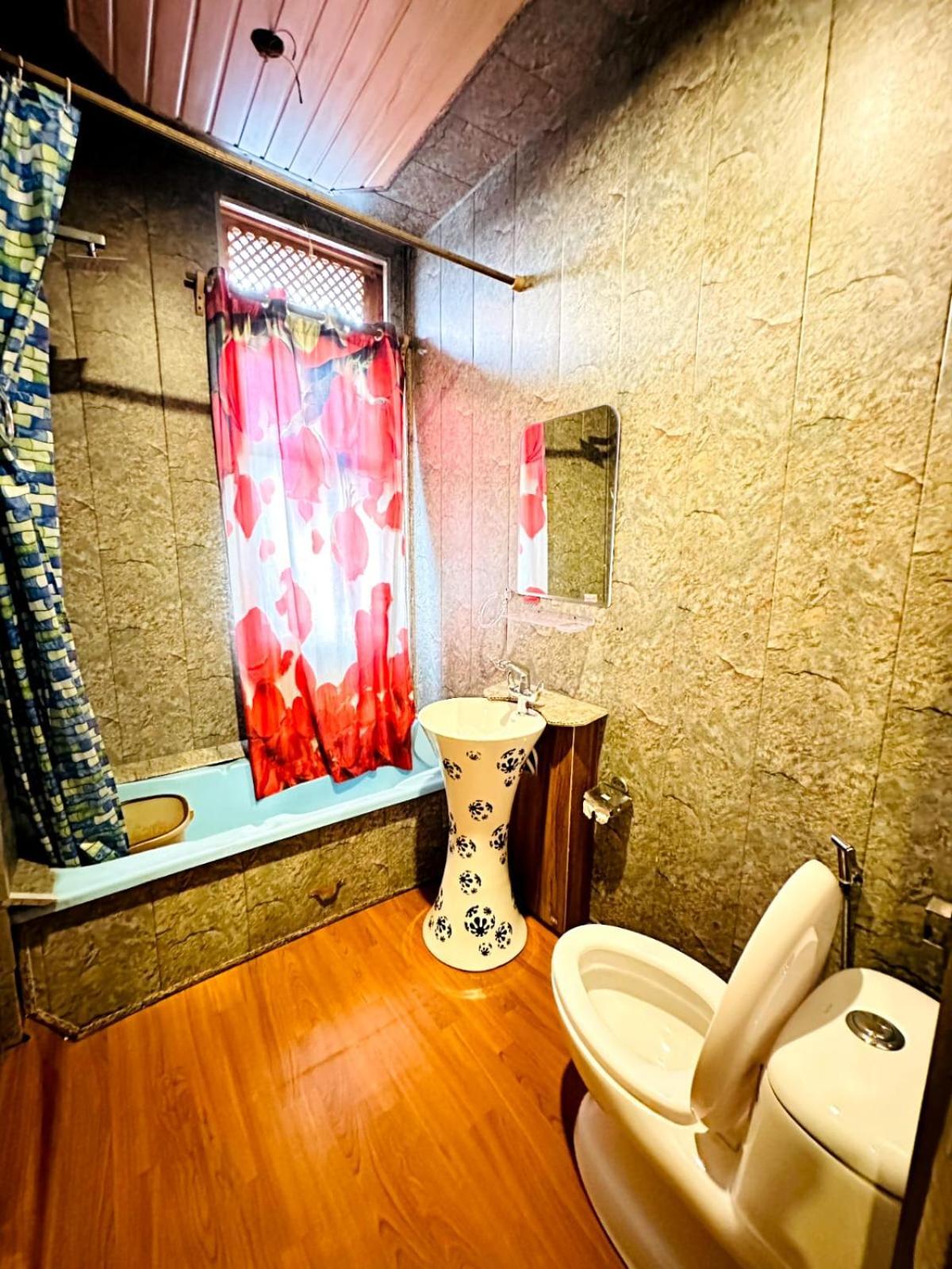 Hotel Hareem Group Of Houseboats 4*