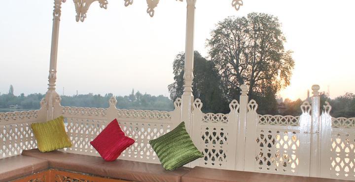 Naaz Kashmir Luxury Houseboat Srinagar (Jammu and Kashmir)