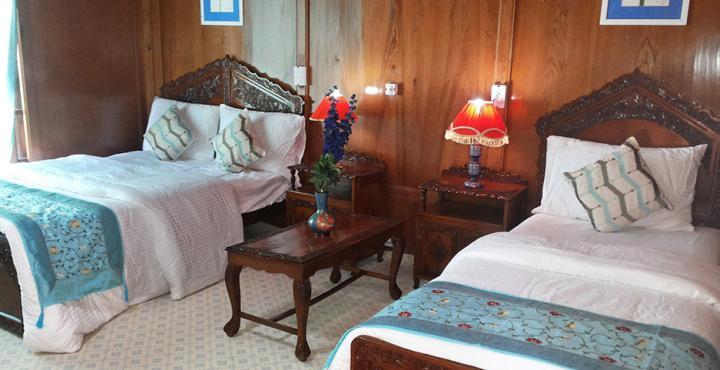 Naaz Kashmir Luxury Houseboat