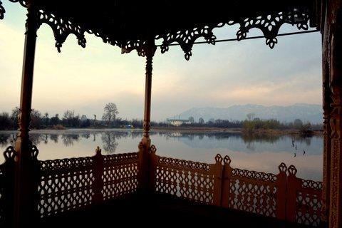 Naaz Kashmir Luxury Houseboat Botel