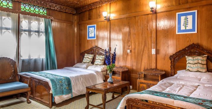 Naaz Kashmir Luxury Houseboat