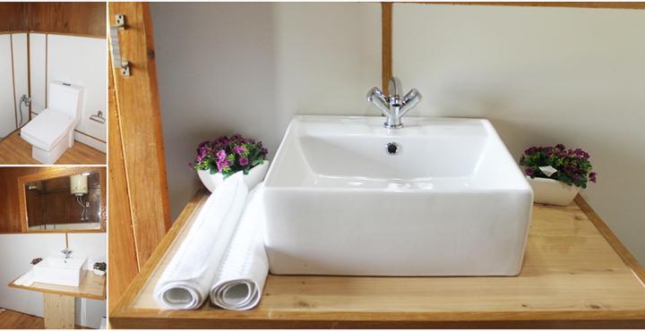Naaz Kashmir Luxury Houseboat Botel 4*