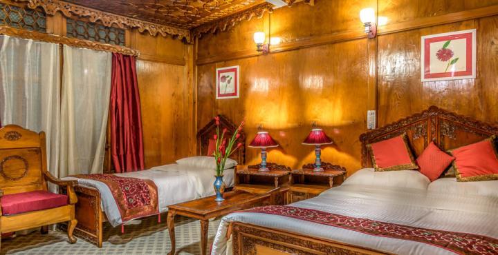 Naaz Kashmir Luxury Houseboat Srinagar (Jammu and Kashmir)