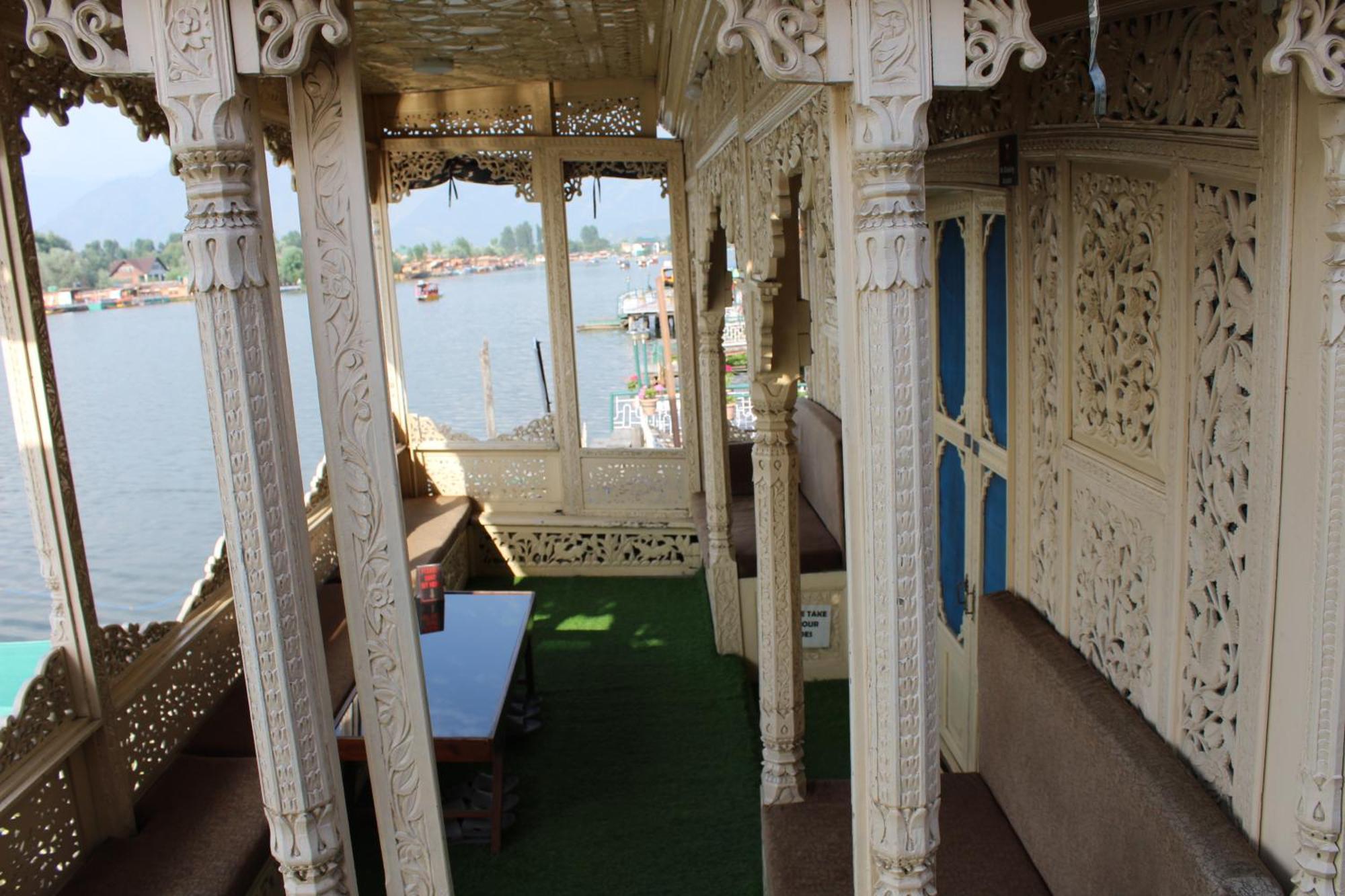 Hotel Swan Heritage Houseboats