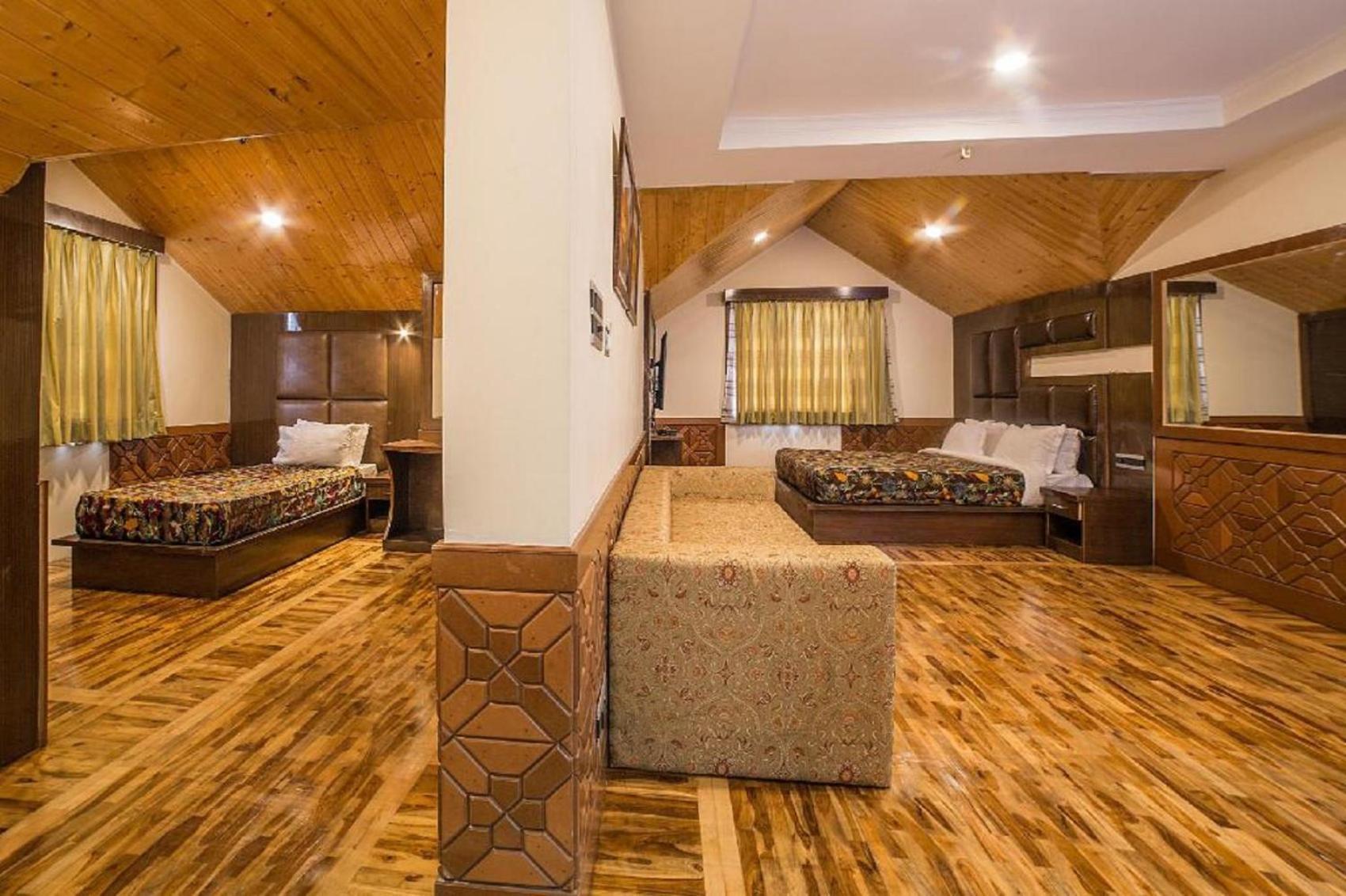 Hotel Opera Srinagar (Jammu and Kashmir)