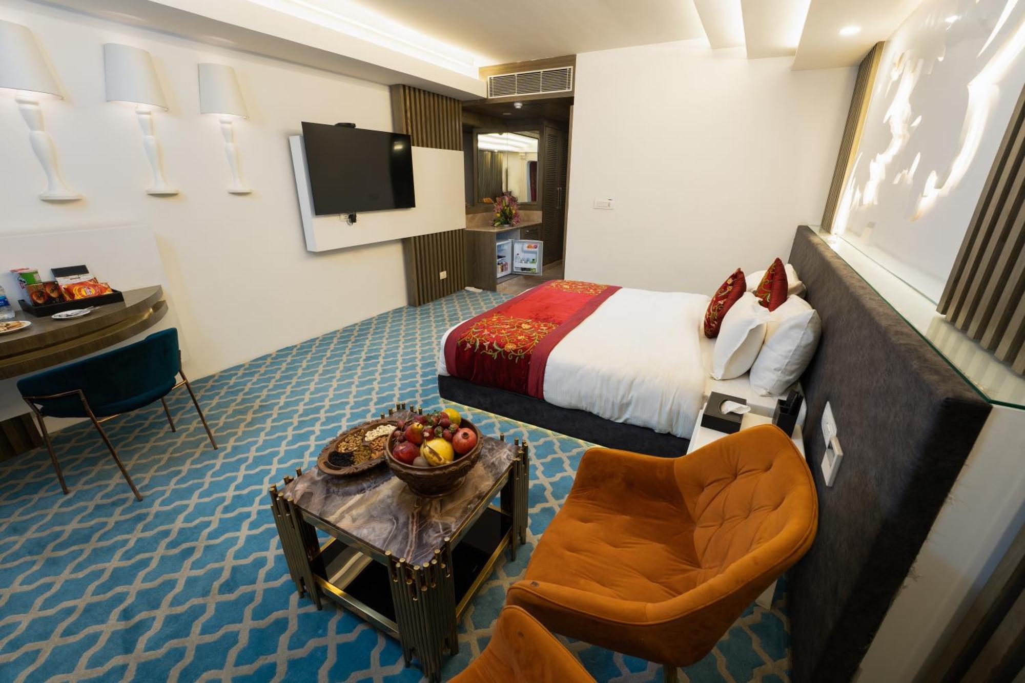 Snowland, Hotel 4*