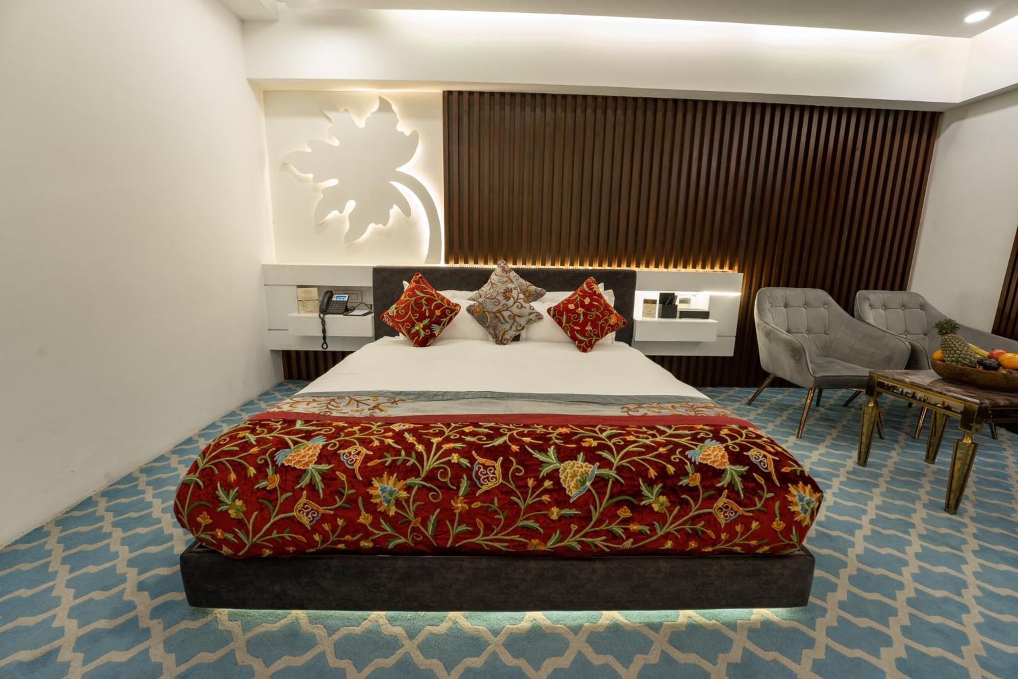 Snowland, Hotel