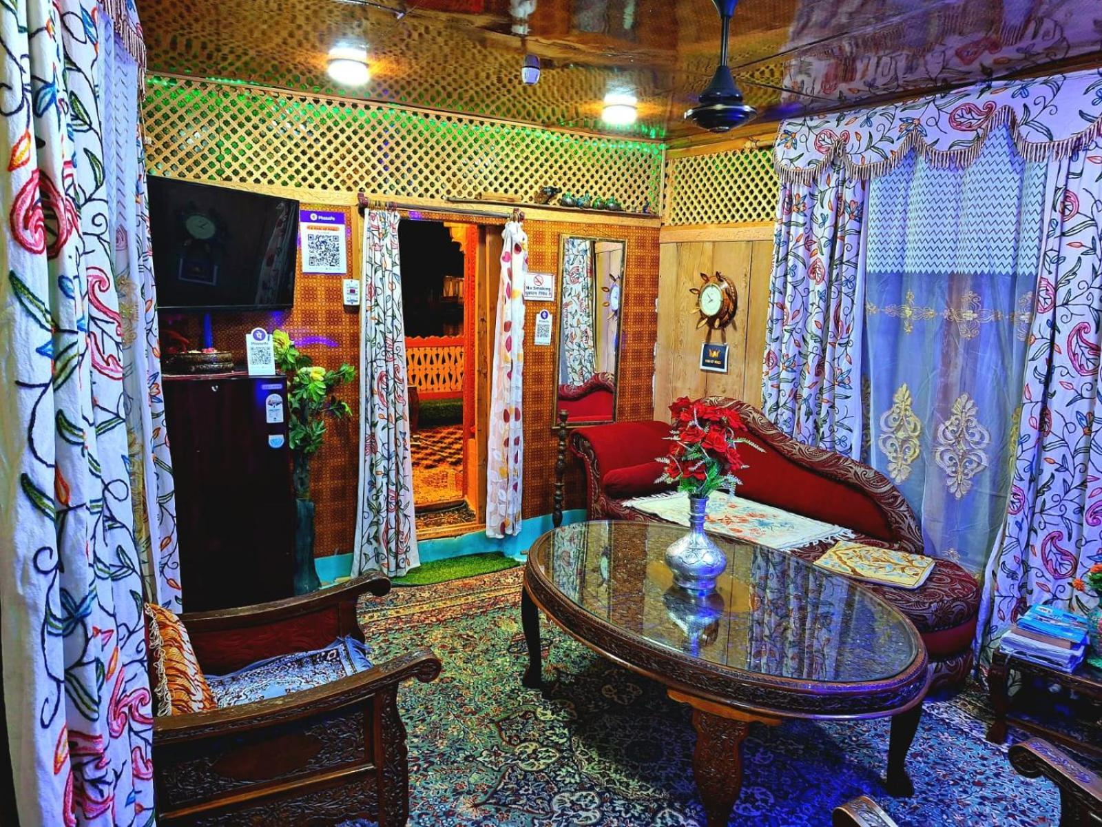Hb King Of Kings 3* Srinagar (Jammu and Kashmir)