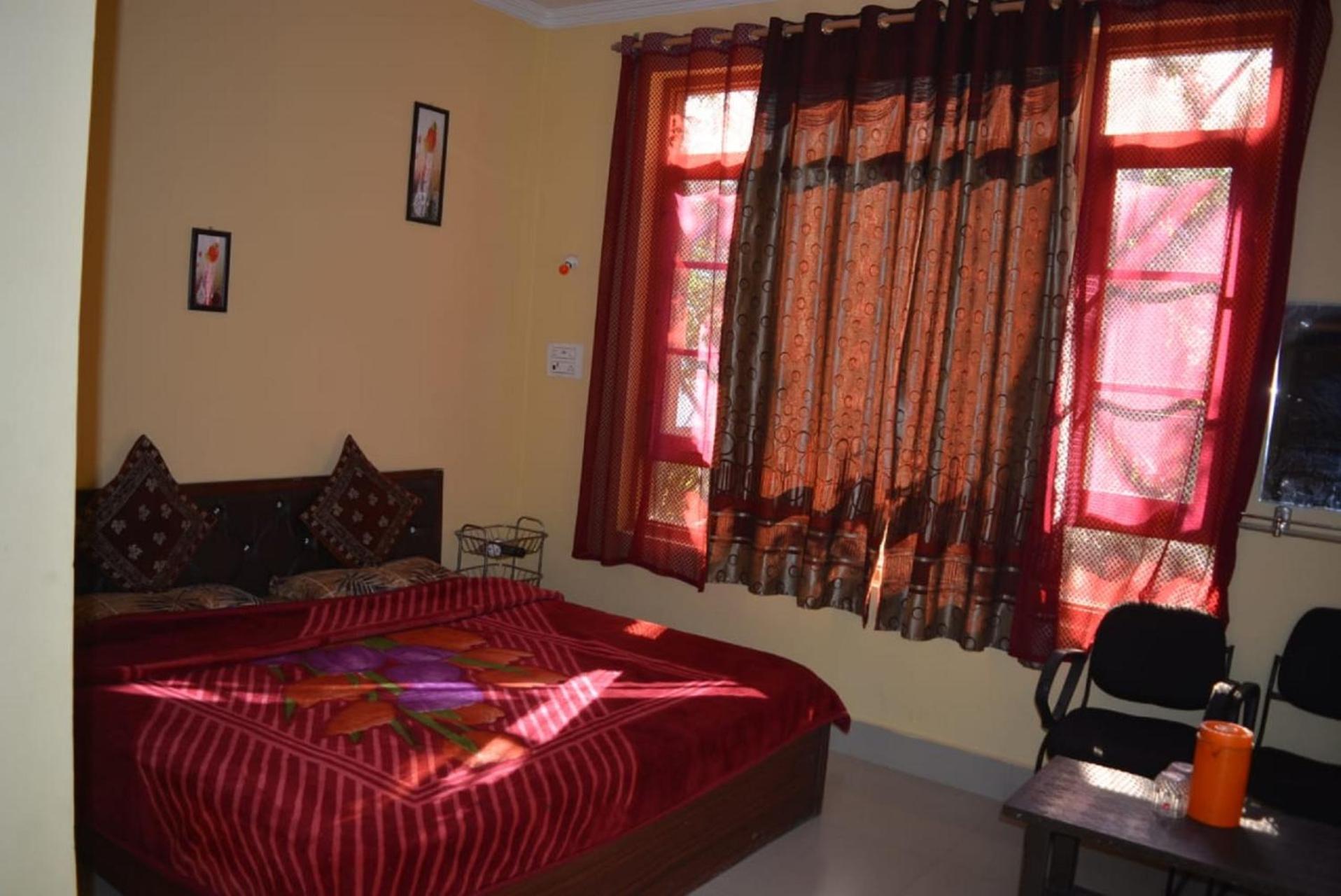 Hotel One Palace Srinagar (Jammu and Kashmir)