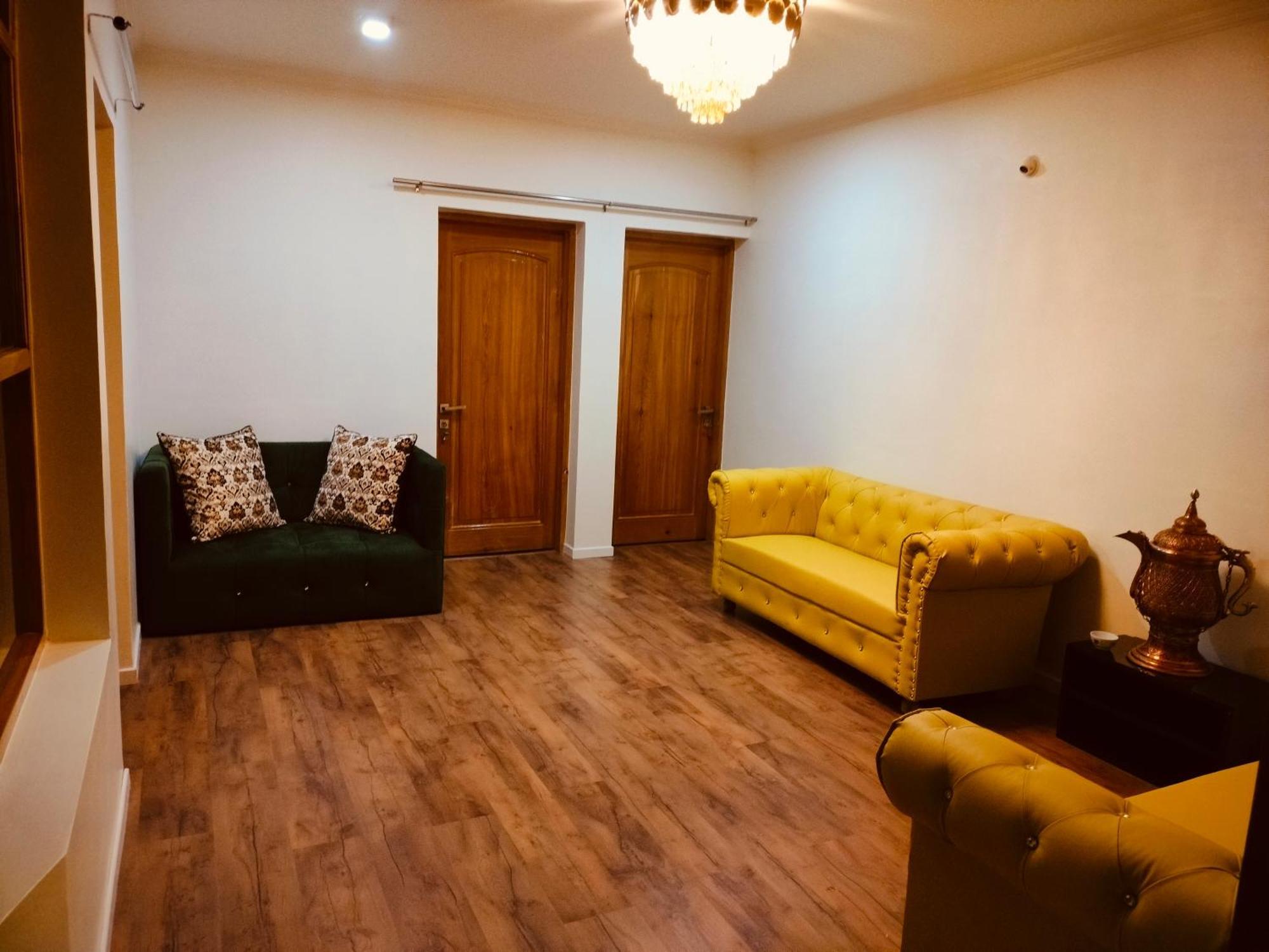 Guest house New Zamrood *