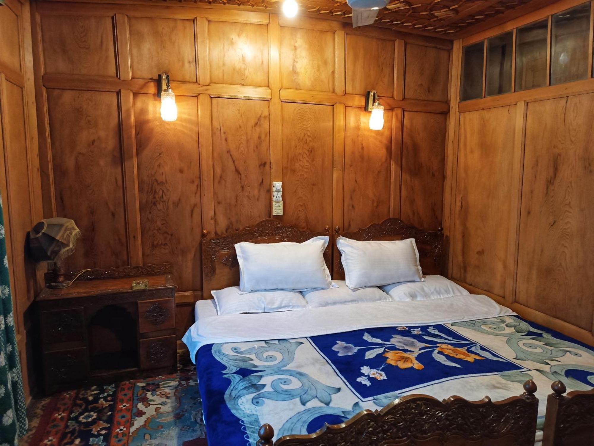 Houseboat Sumbul Apartment *