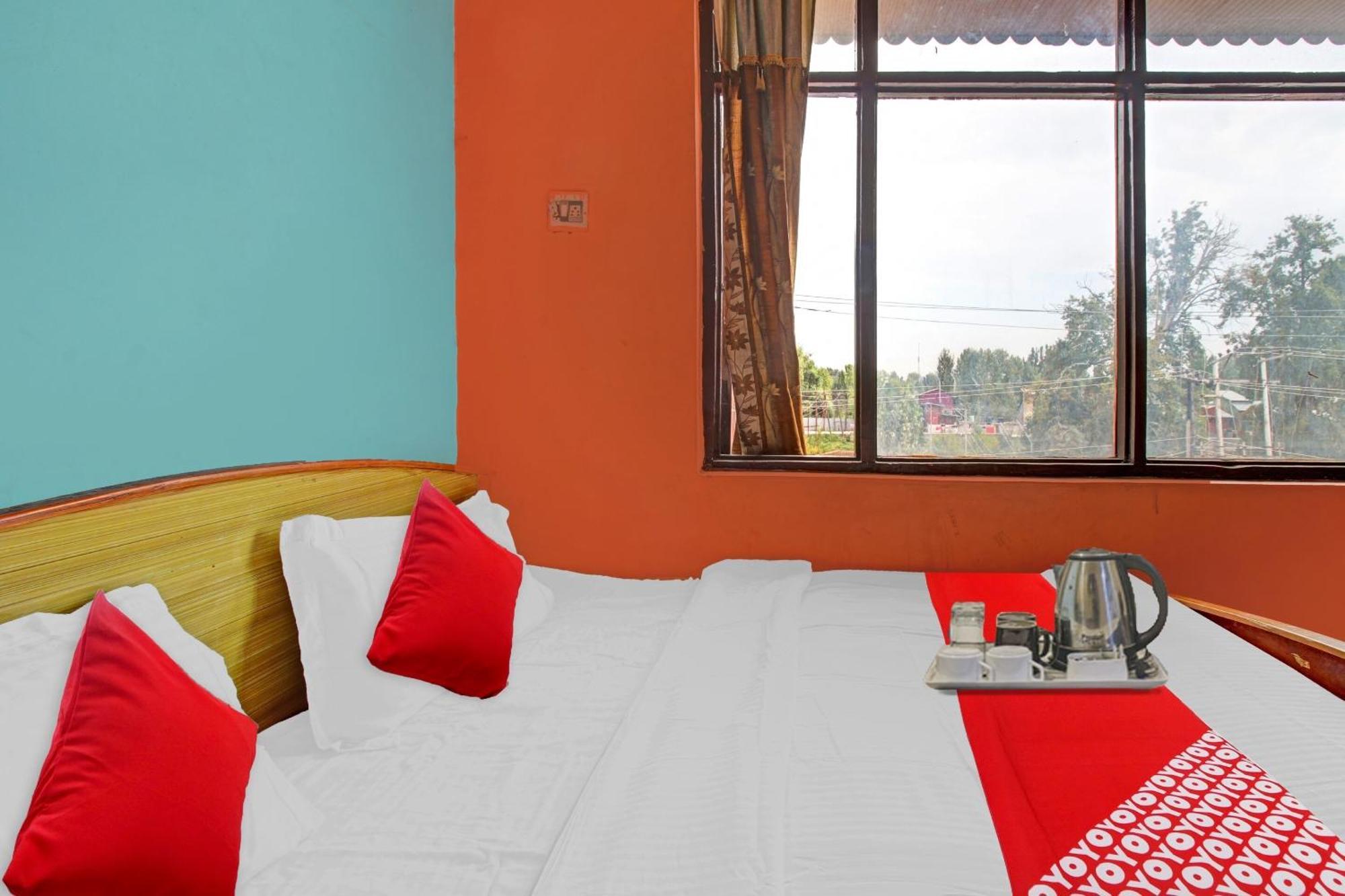 Hotel O Hunter's & Cafe 4*
