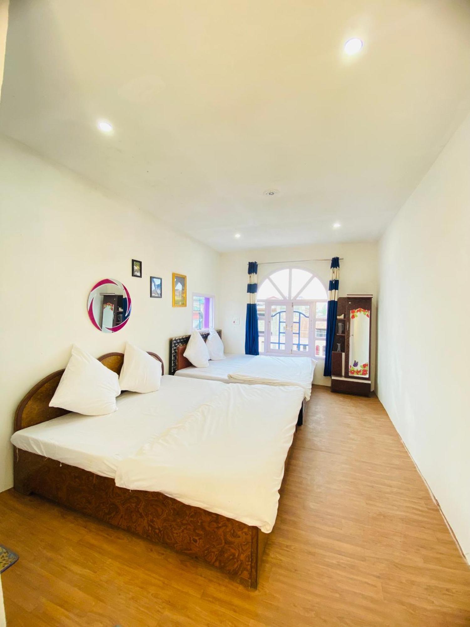 Pall Residency Hotel Srinagar (Jammu and Kashmir)
