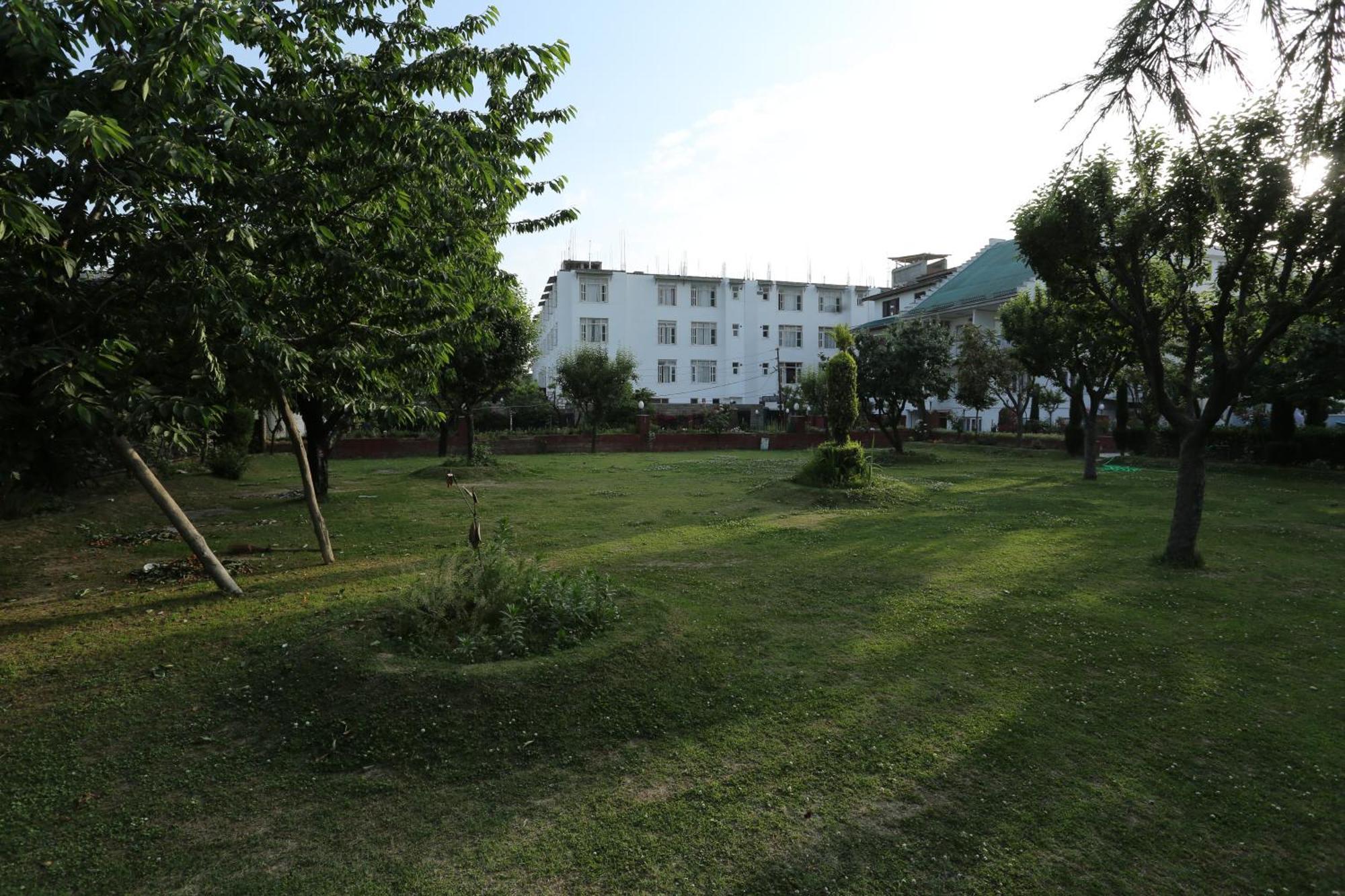 The Grand Mamta 4* Srinagar (Jammu and Kashmir)
