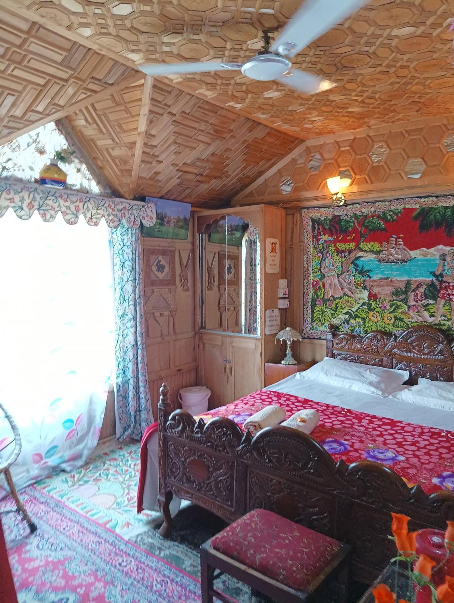 New Minar Group Of Houseboats Srinagar (Jammu and Kashmir)