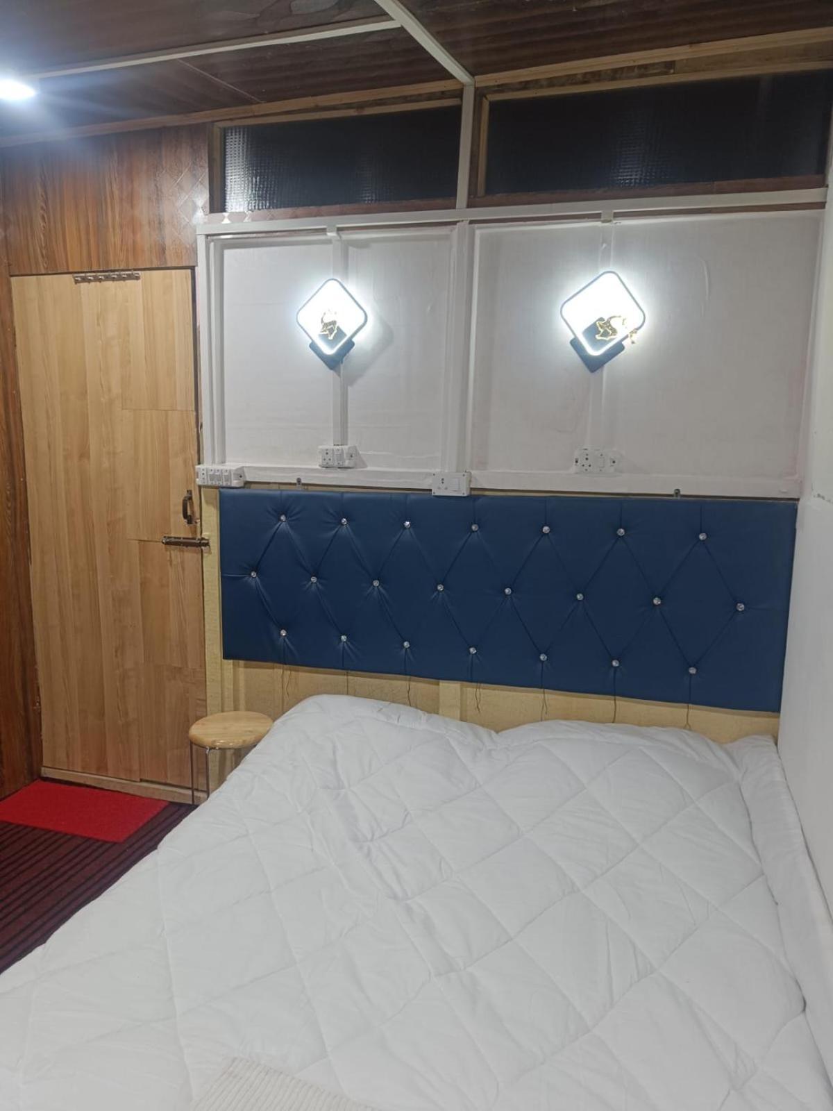 Shamus Javed Homestay Srinagar (Jammu and Kashmir)