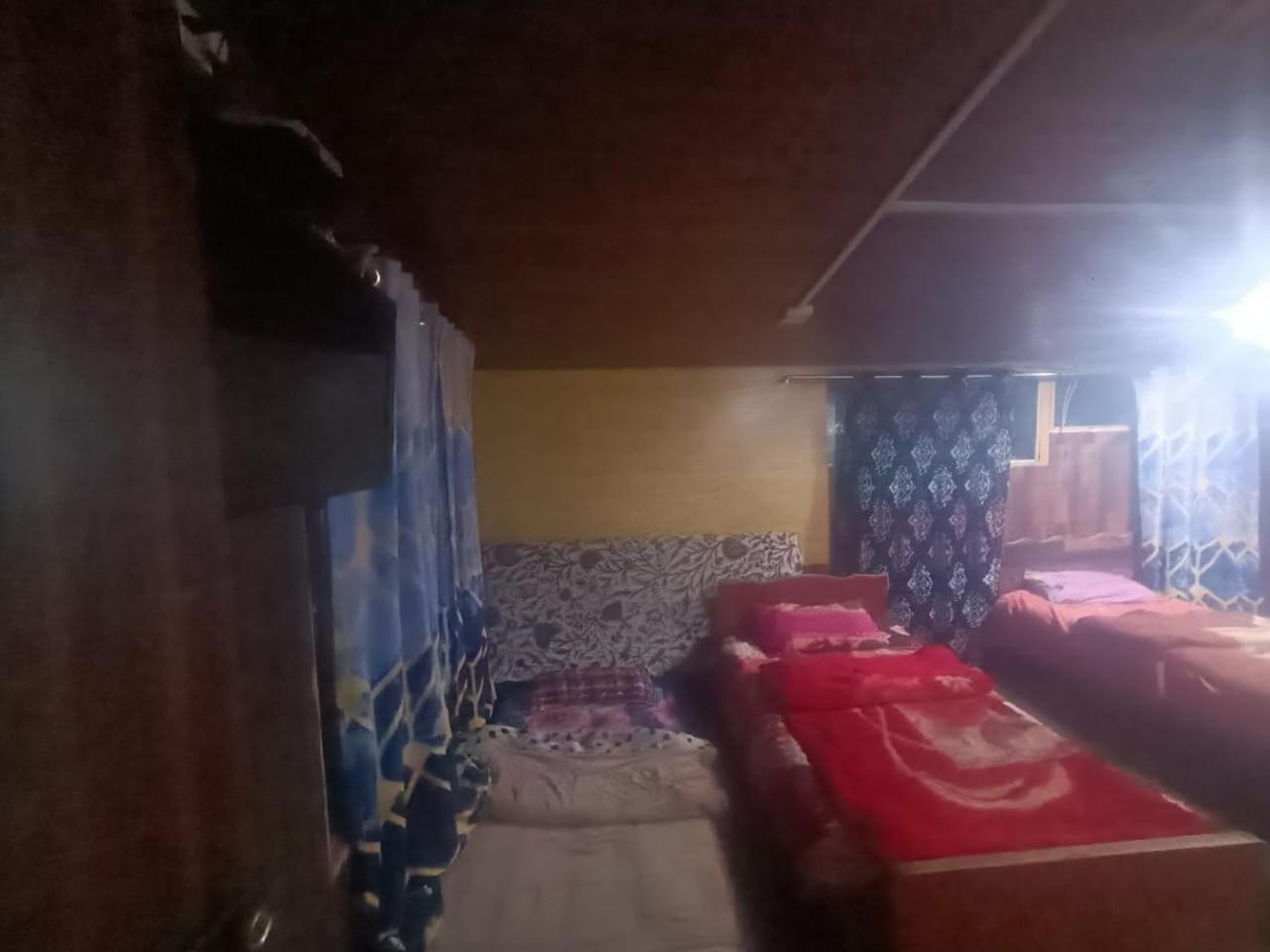 Shamus Javed Homestay * Srinagar (Jammu and Kashmir)