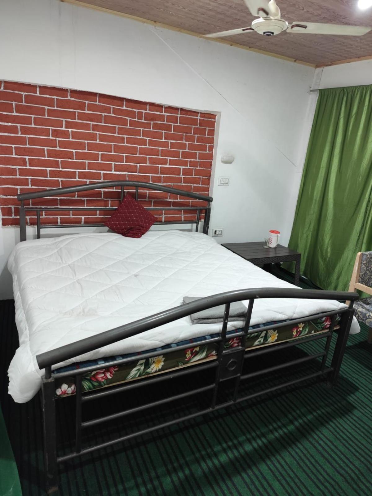 Shamus Javed Homestay Homestay Srinagar (Jammu and Kashmir)