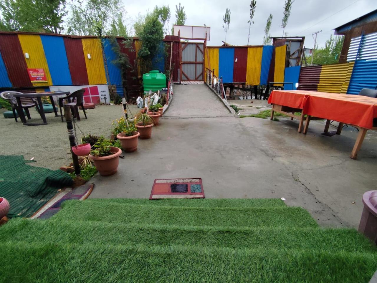 New Heaven Canal Hotel Srinagar (Jammu and Kashmir)