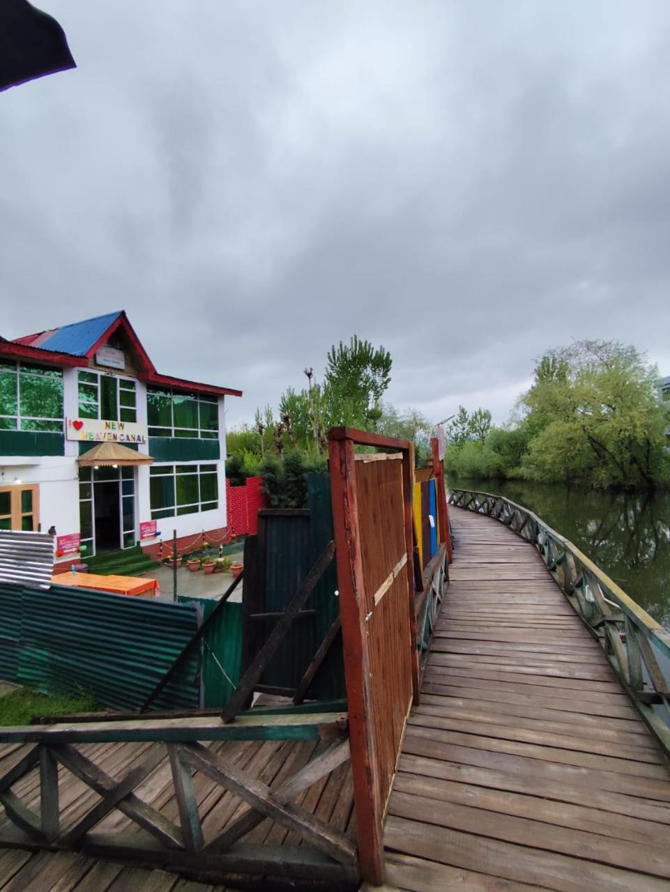 Hotel New Heaven Canal Srinagar (Jammu and Kashmir)