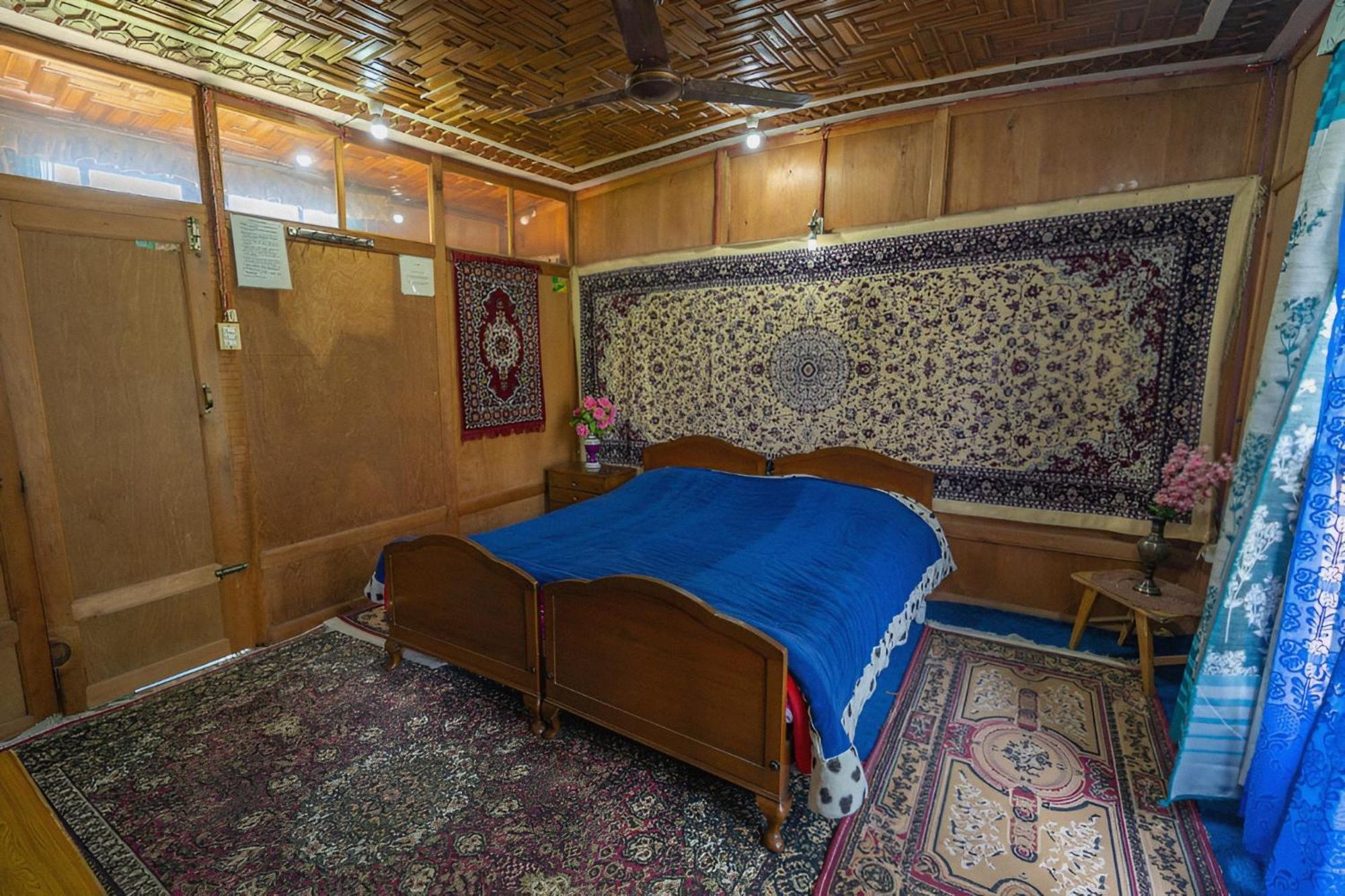 Hareem Group Of Houseboats Hotel Srinagar (Jammu and Kashmir)