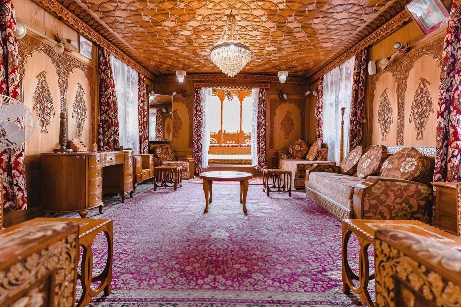 Hotel Hareem Group Of Houseboats Srinagar (Jammu and Kashmir)