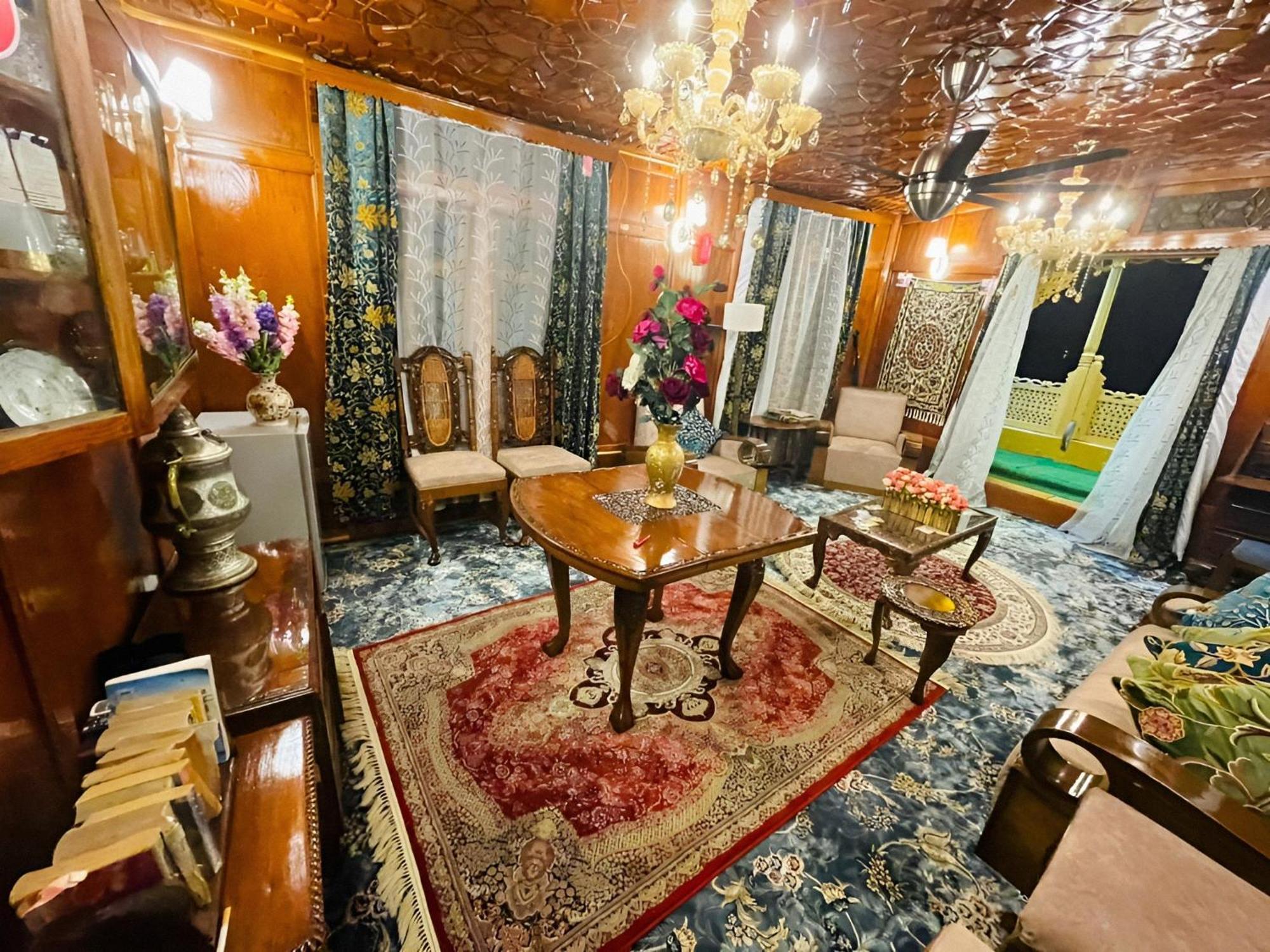 Hareem Group Of Houseboats 4* Srinagar (Jammu and Kashmir)