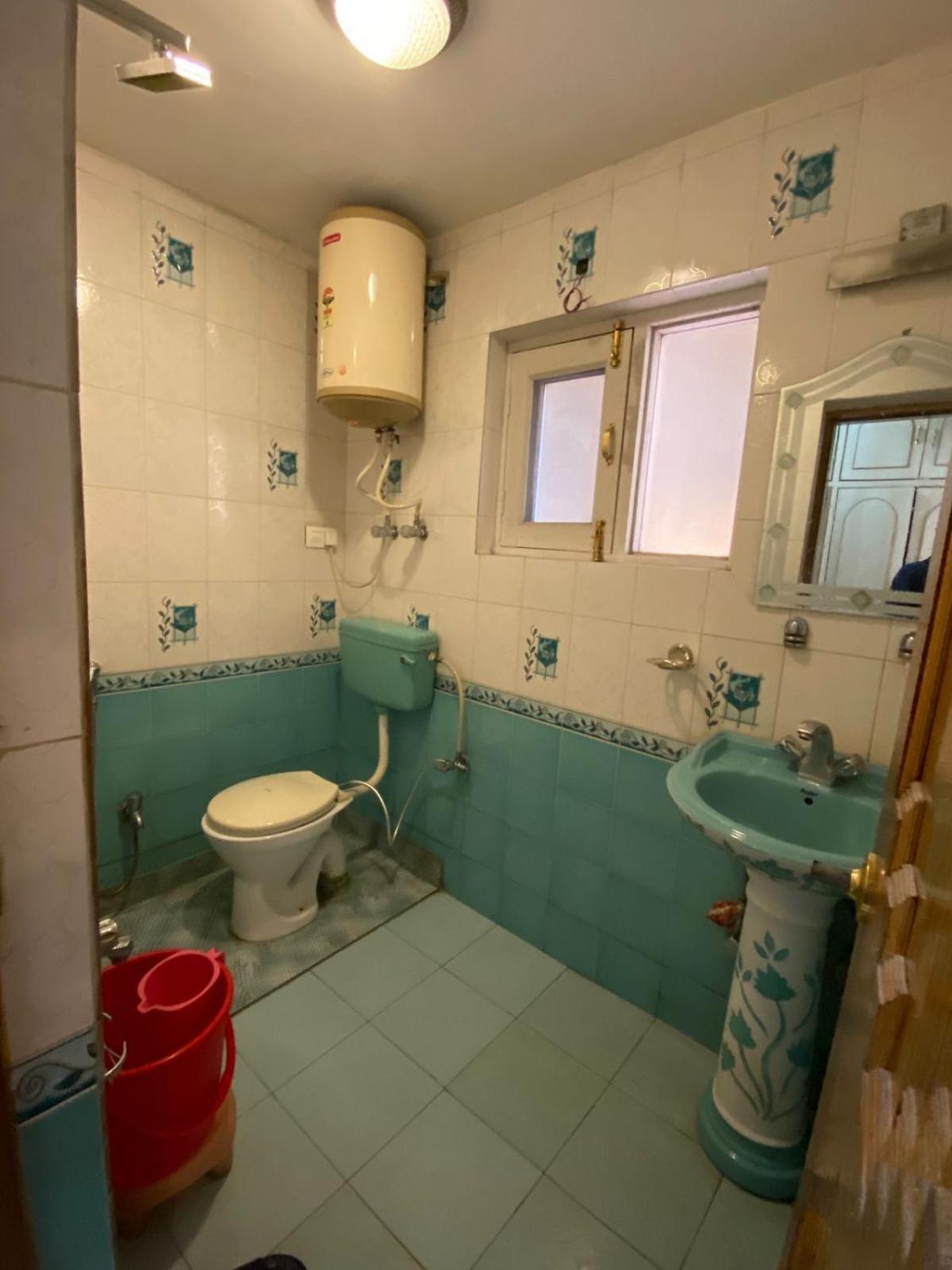 Hotel Gulistan Srinagar (Jammu and Kashmir)