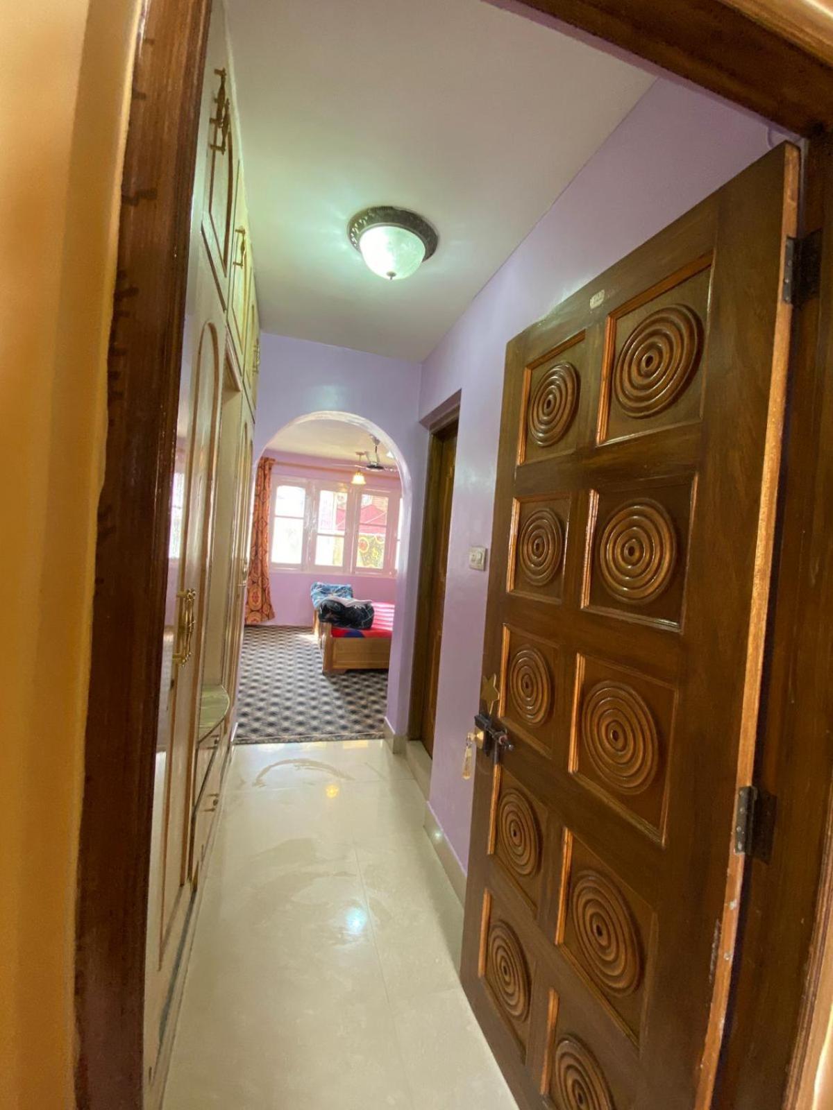 Gulistan Hotel Srinagar (Jammu and Kashmir)