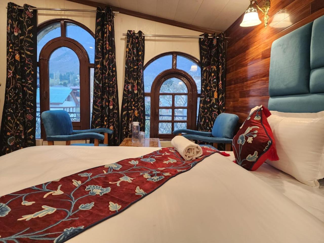 Grand Nishat 4* Srinagar (Jammu and Kashmir)