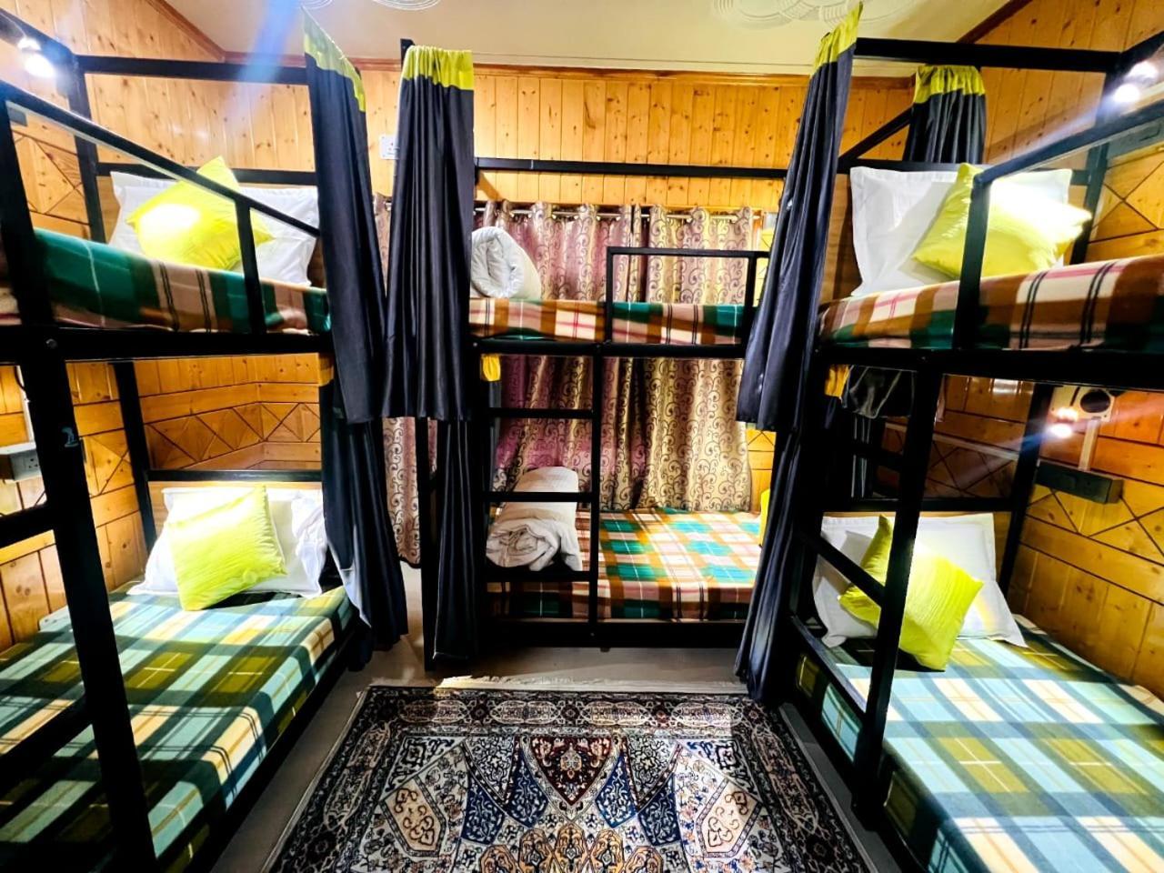 Whostels * Srinagar (Jammu and Kashmir)