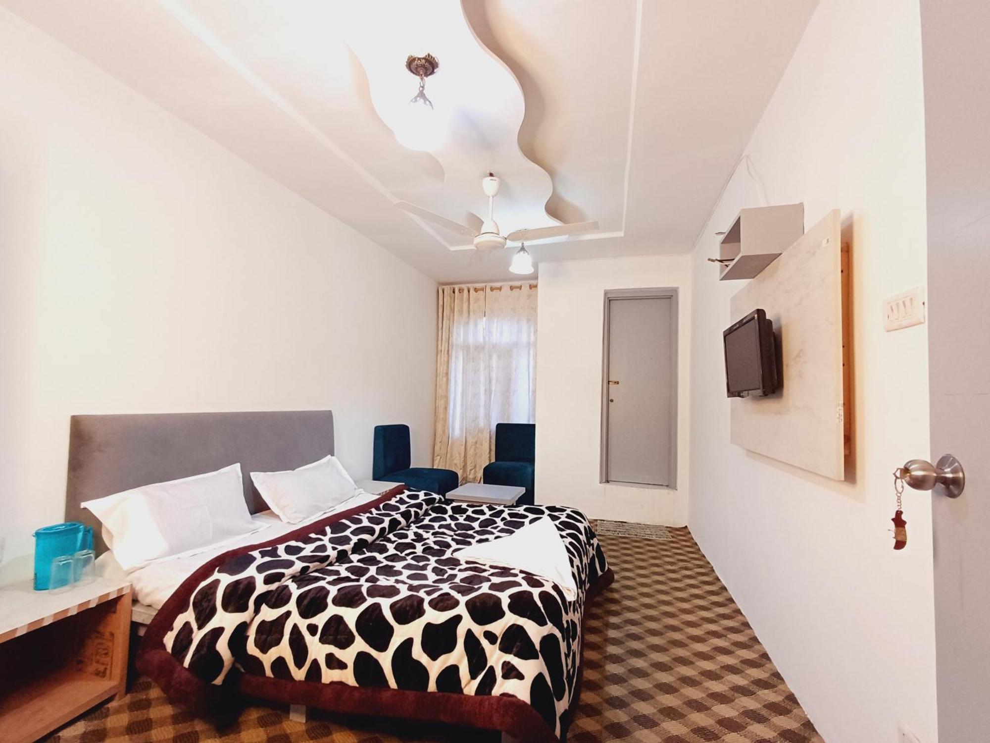 New Aashiyana Hotel