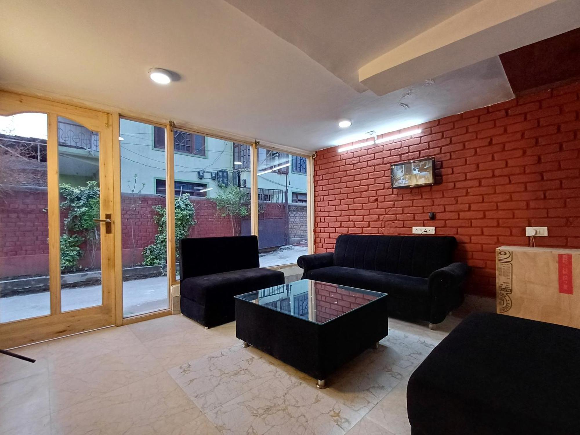 New Aashiyana Hotel Srinagar (Jammu and Kashmir)