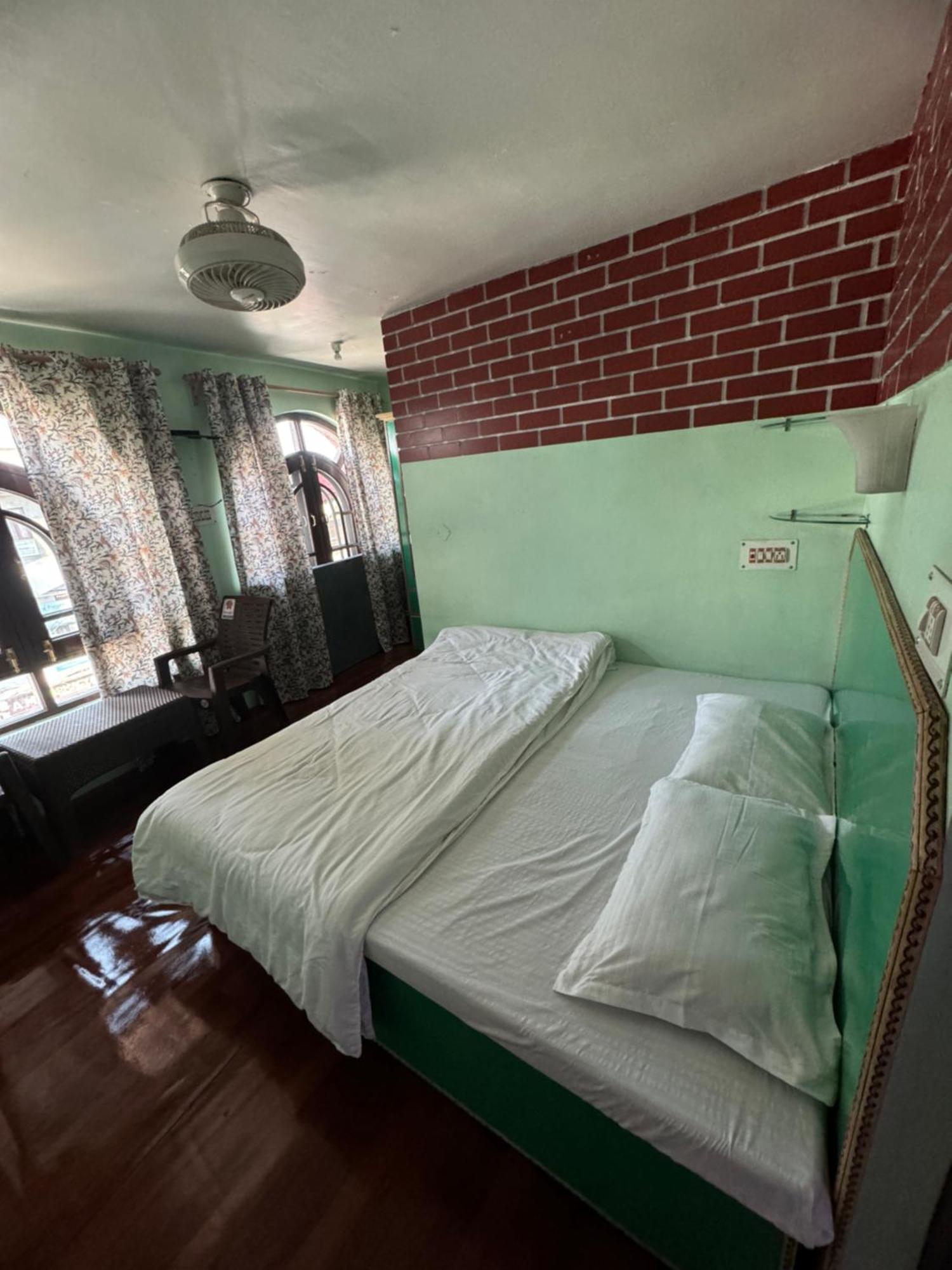 Homestay Brick Peace Srinagar (Jammu and Kashmir)