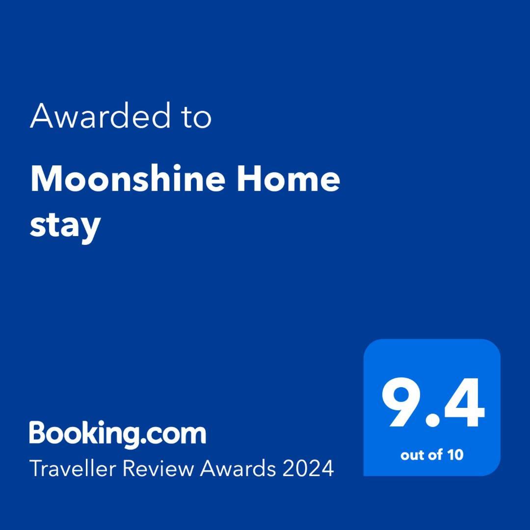 Moonshine Hostel *