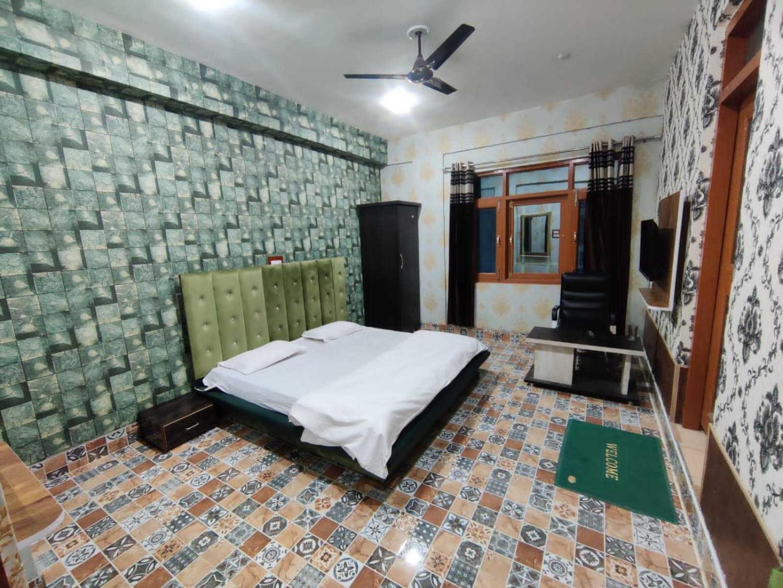O Graceland Hotel