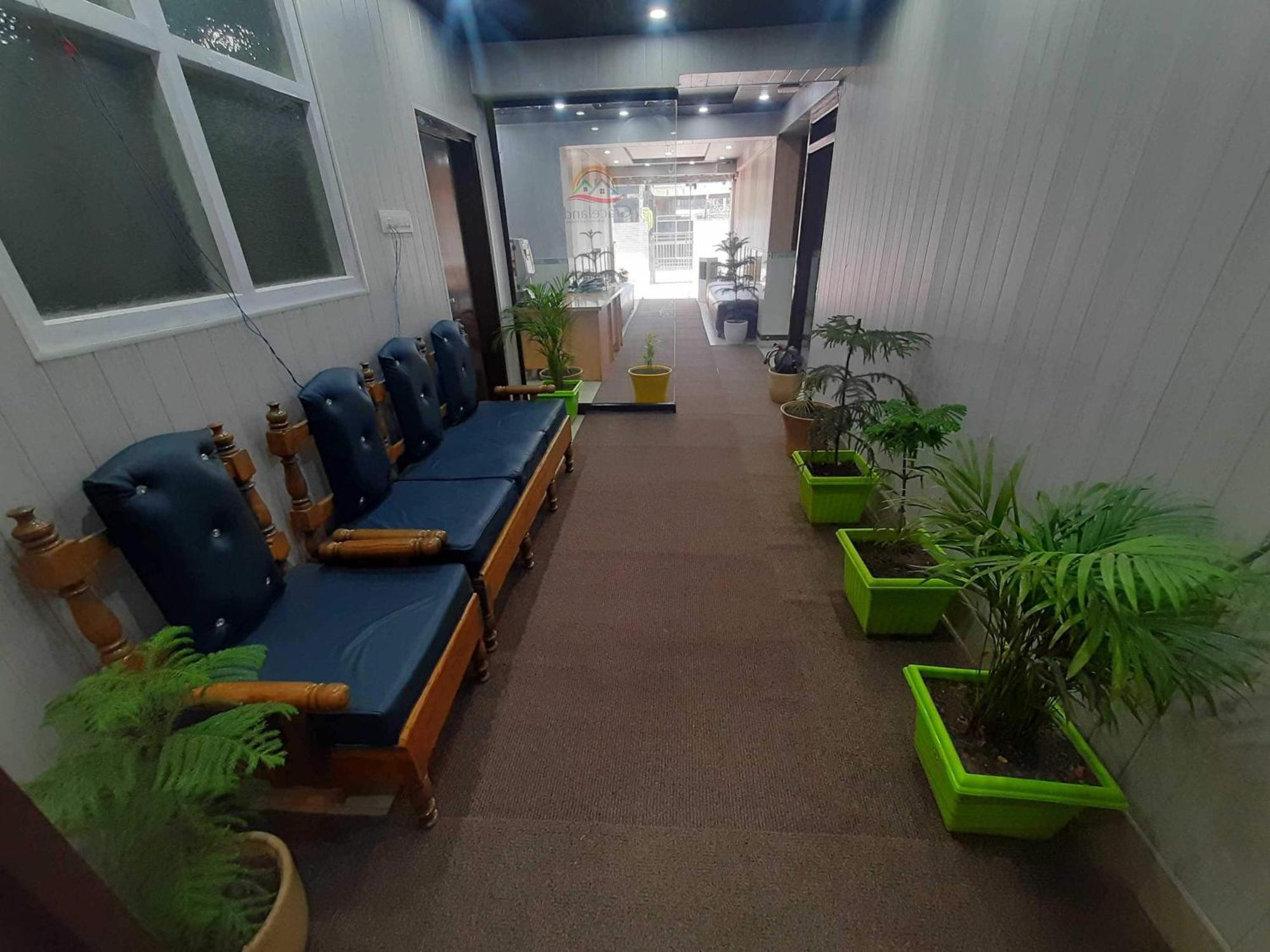 Hotel O Graceland Srinagar (Jammu and Kashmir)